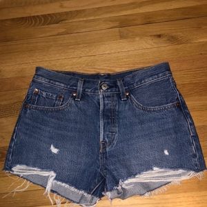 Levi's cute denim shorts